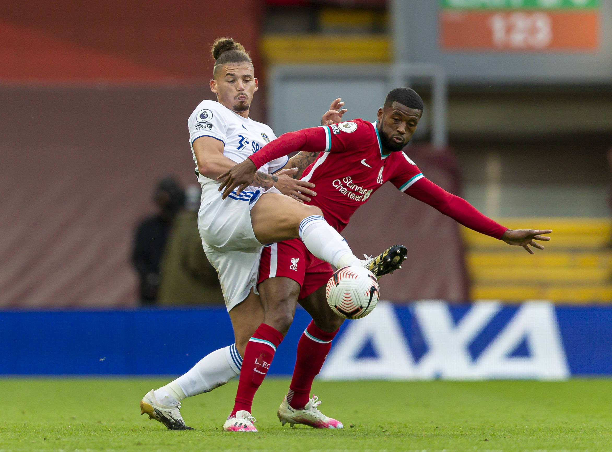 为球队后防 为球队后防